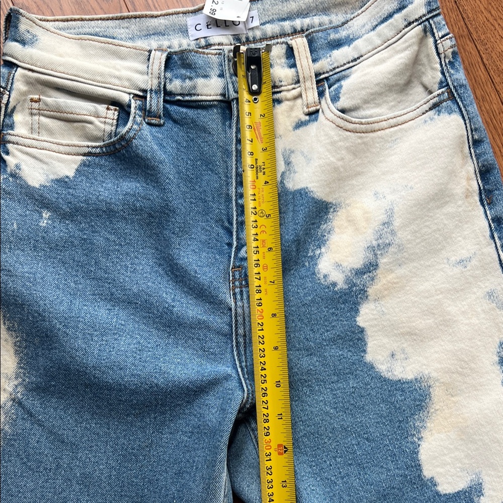 Distressed jeans - Picture 8 of 8
